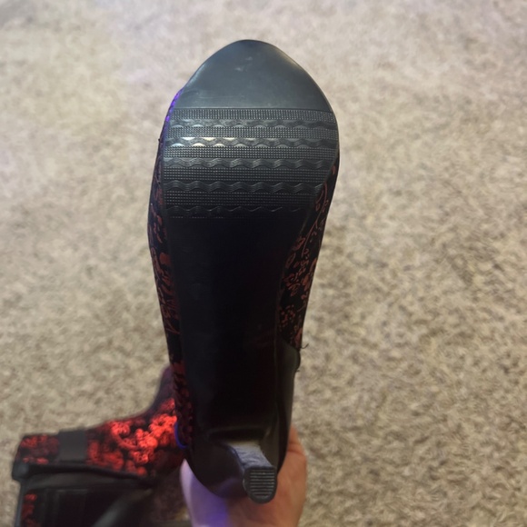 Show story high heel booties - Picture 6 of 6